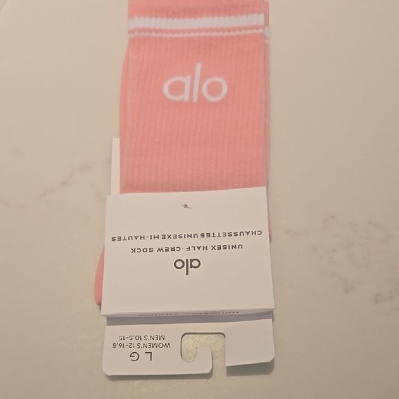 ALO Yoga Accessories - ALO Yoga Pink Crew Socks
